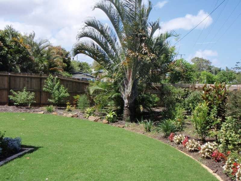 4 Moreton Tce, Beachmere QLD 4510