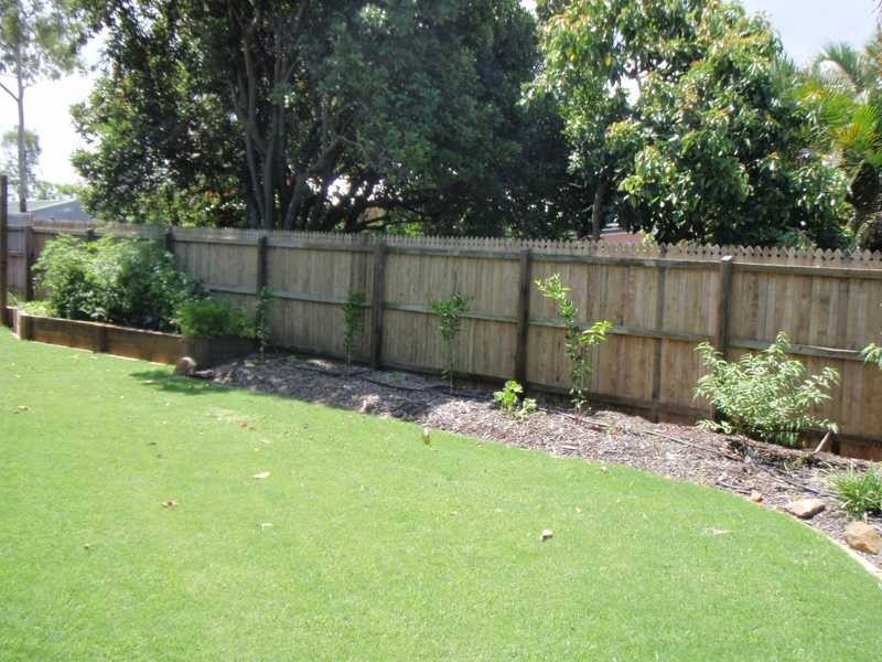 4 Moreton Tce, Beachmere QLD 4510