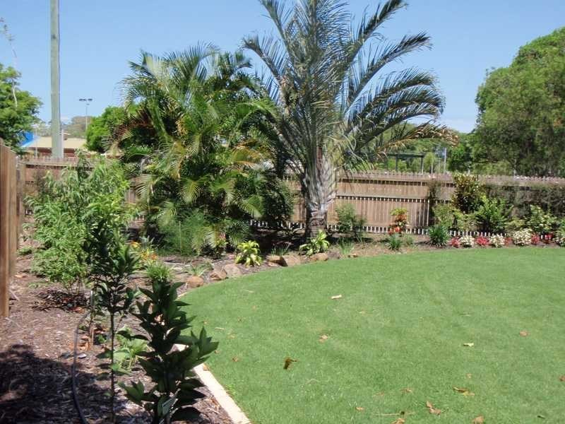 4 Moreton Tce, Beachmere QLD 4510