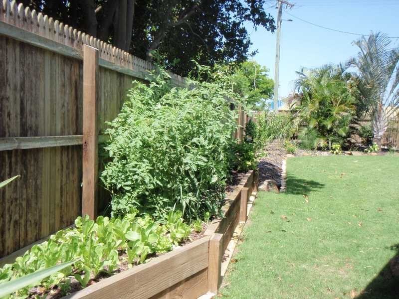 4 Moreton Tce, Beachmere QLD 4510