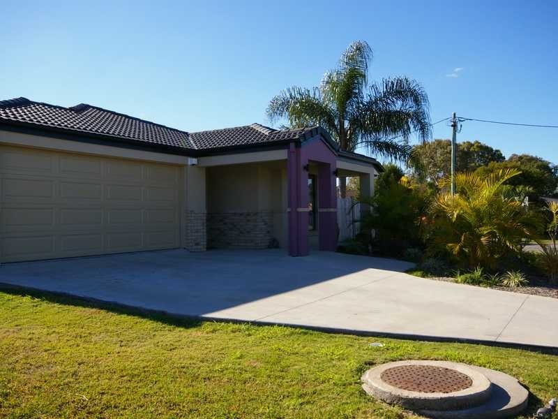 1 Adam Court, Beachmere QLD 4510