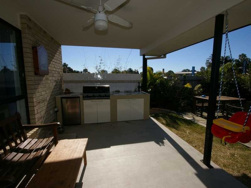 1 Adam Court, Beachmere QLD 4510