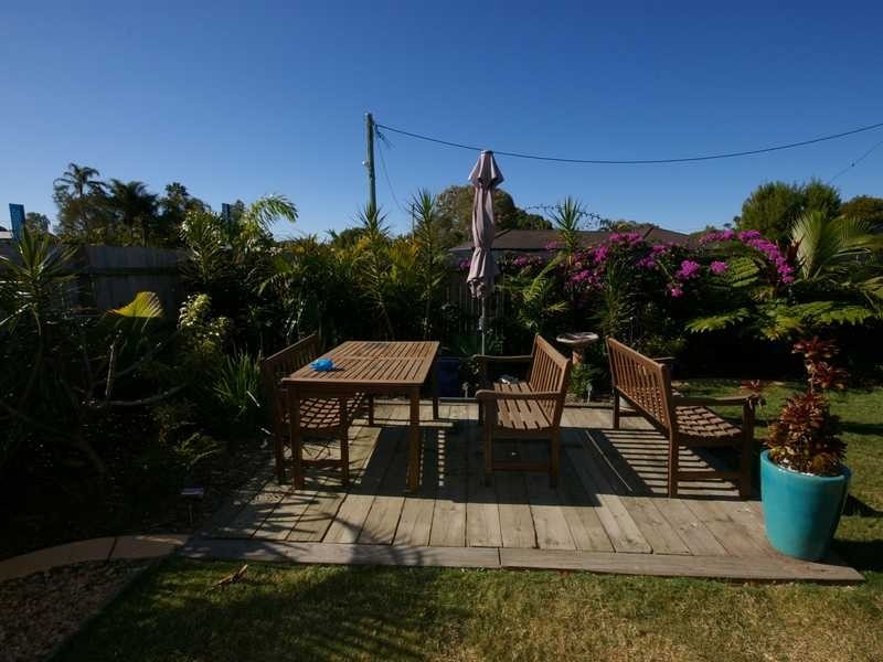 1 Adam Court, Beachmere QLD 4510