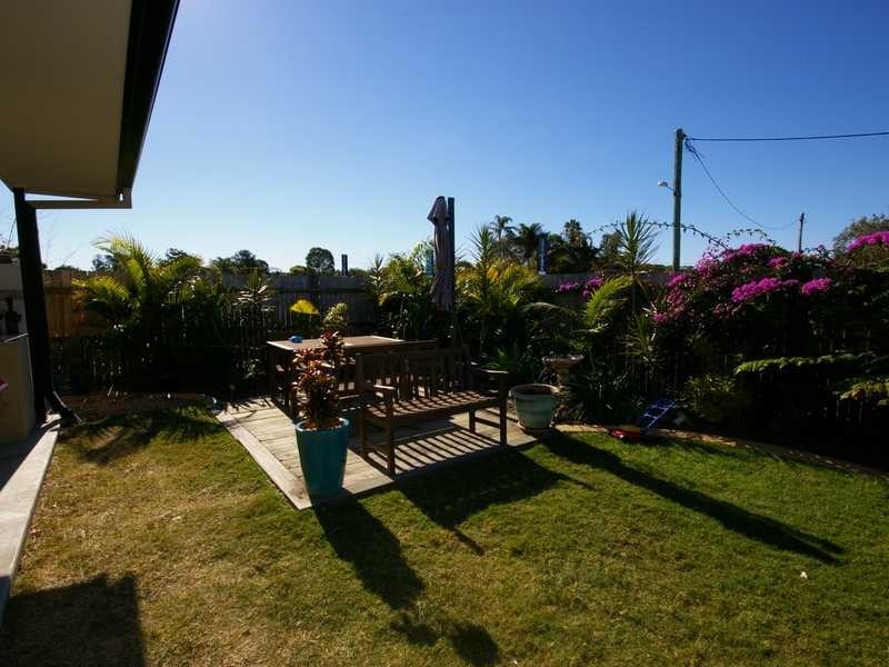 1 Adam Court, Beachmere QLD 4510