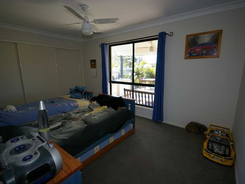 1 Adam Court, Beachmere QLD 4510