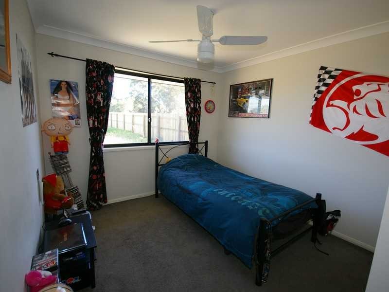 1 Adam Court, Beachmere QLD 4510