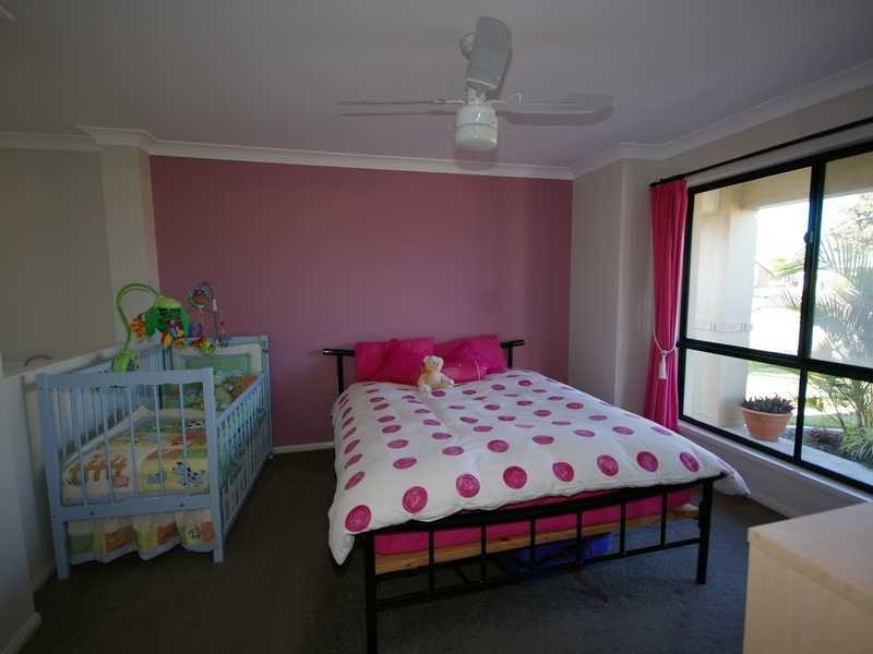 1 Adam Court, Beachmere QLD 4510