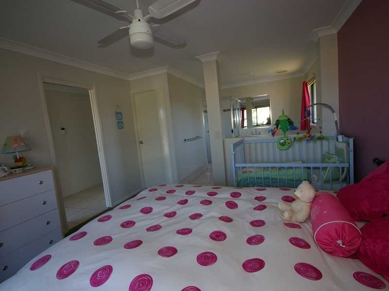 1 Adam Court, Beachmere QLD 4510