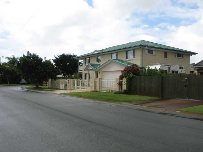 9 Intrepid Court, Beachmere QLD 4510