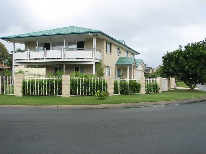 9 Intrepid Court, Beachmere QLD 4510