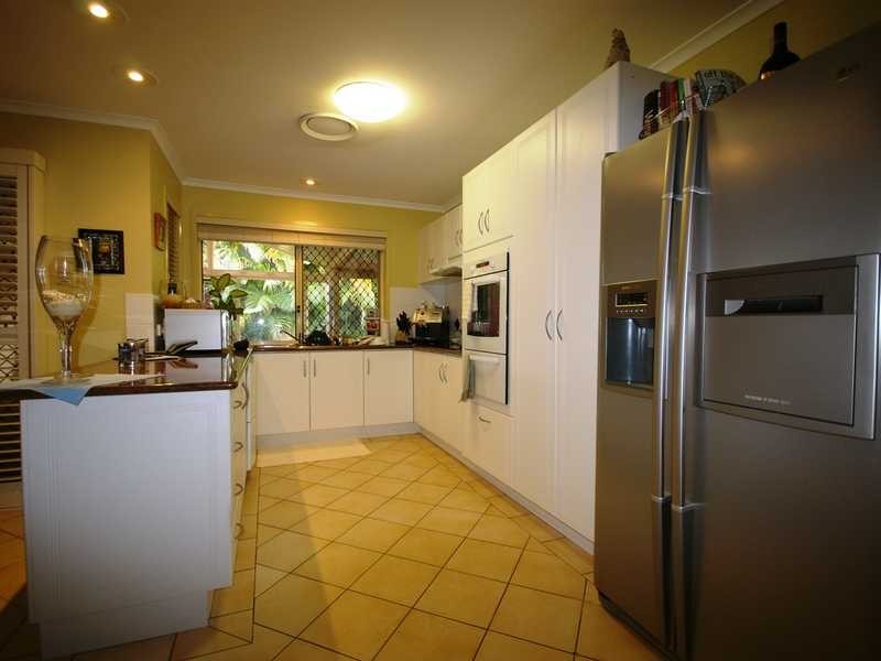27 Grace Street, Beachmere QLD 4510