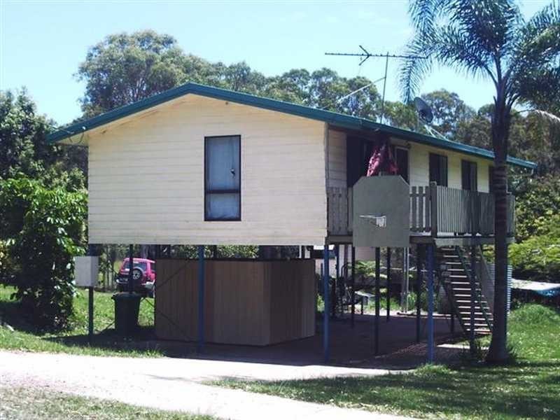 126 Lucas Drive, Lamb Island QLD 4184