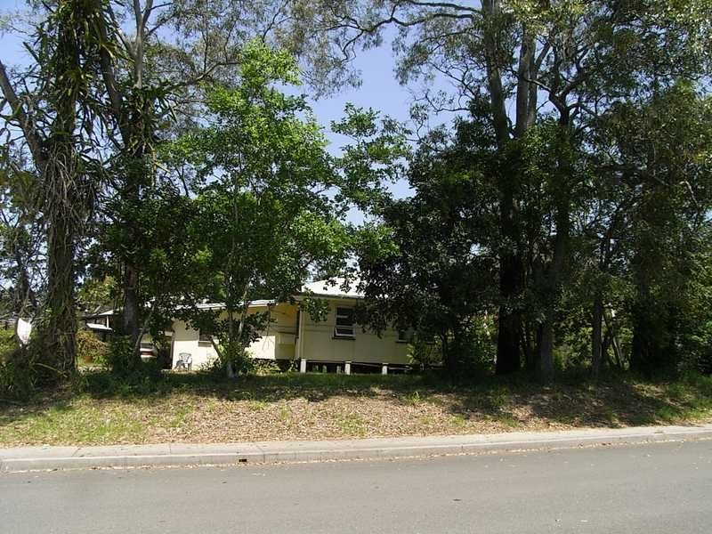 858 Beachmere Road, Beachmere QLD 4510