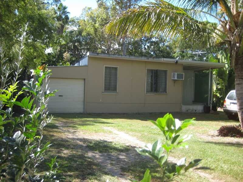 9 Amies Street, Beachmere QLD 4510