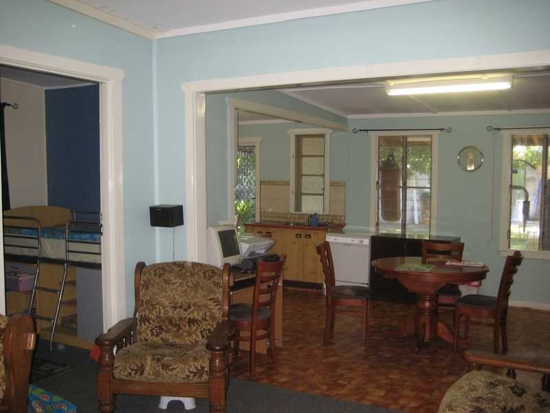 9 Amies Street, Beachmere QLD 4510