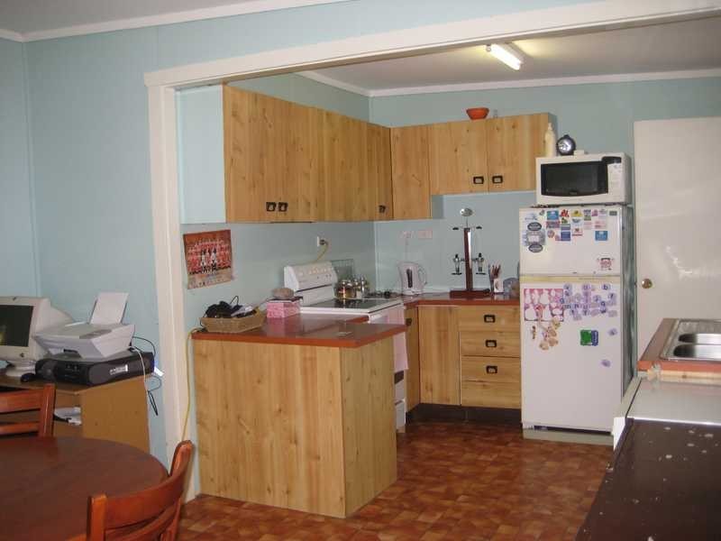 9 Amies Street, Beachmere QLD 4510