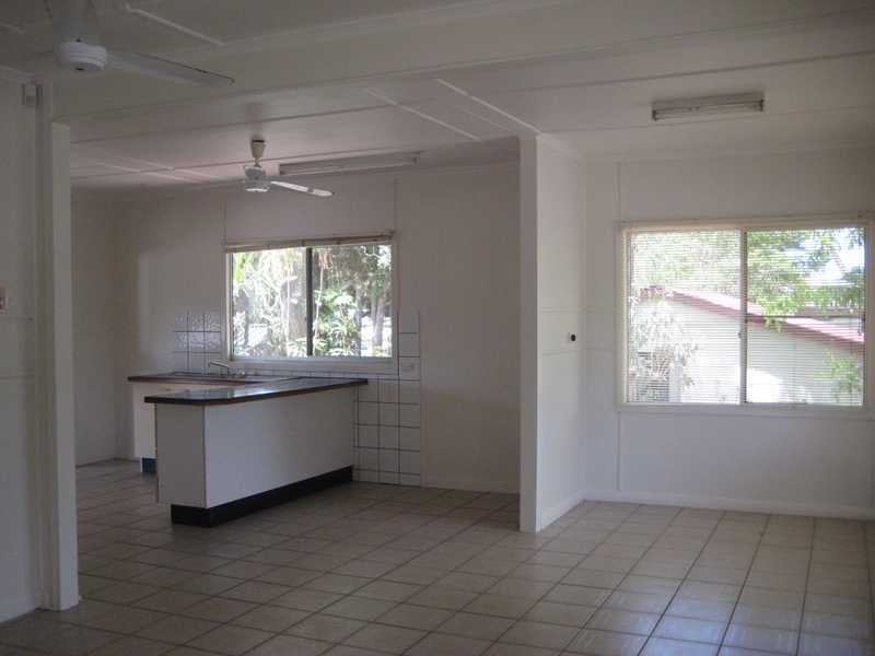 860 Beachmere Road, Beachmere QLD 4510