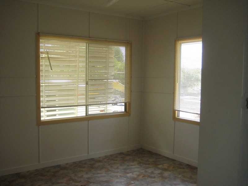 860 Beachmere Road, Beachmere QLD 4510