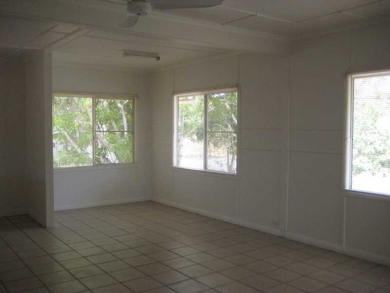 860 Beachmere Road, Beachmere QLD 4510