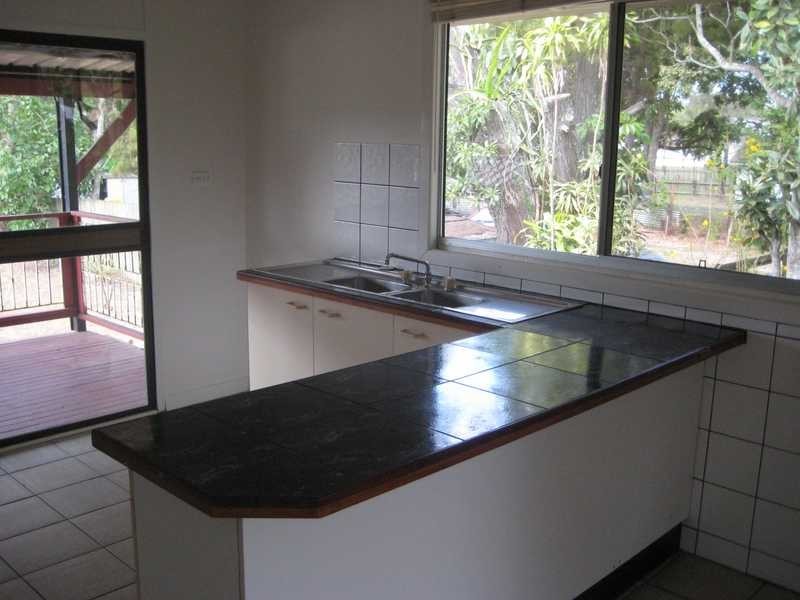 860 Beachmere Road, Beachmere QLD 4510