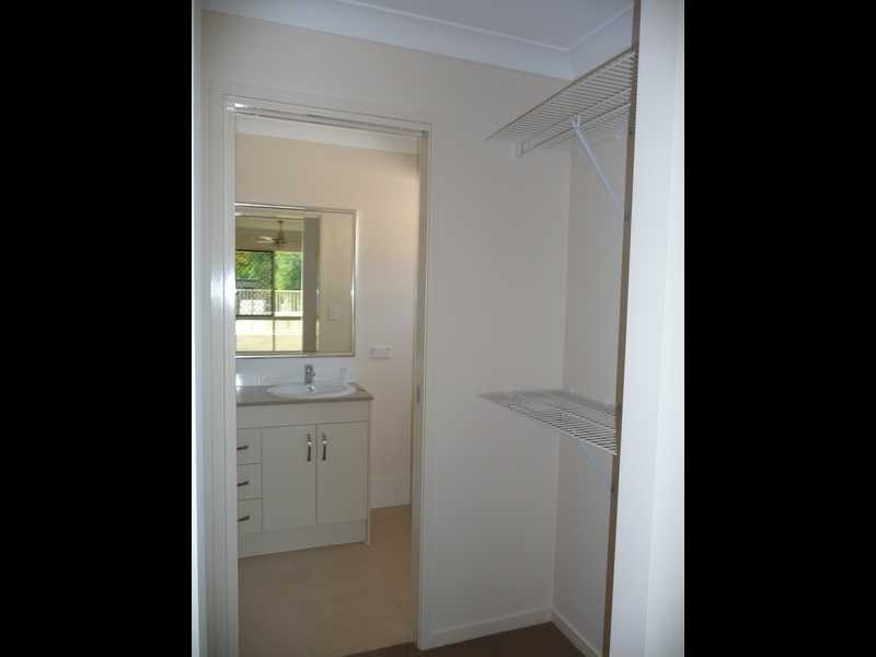 865 Beachmere Road, Beachmere QLD 4510