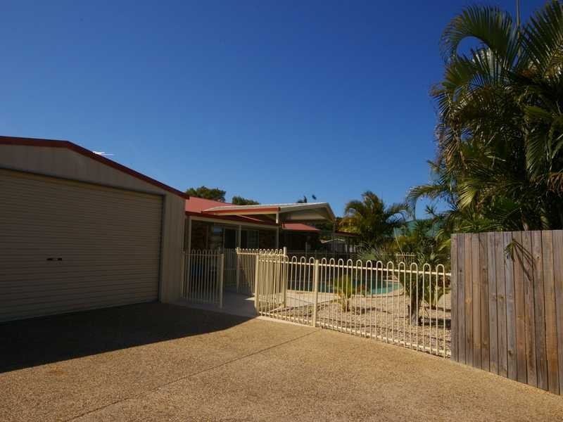 4 Spray Court, Beachmere QLD 4510
