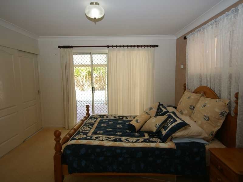 4 Spray Court, Beachmere QLD 4510