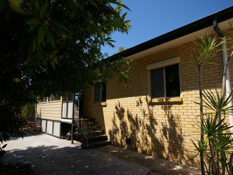 2 Gibson Street, Beachmere QLD 4510