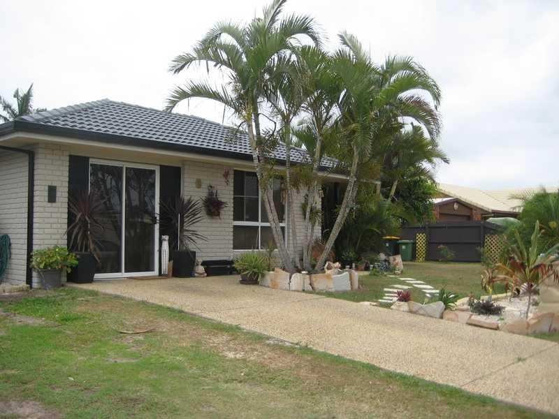 17 Nelson Street, Sandstone Point QLD 4511