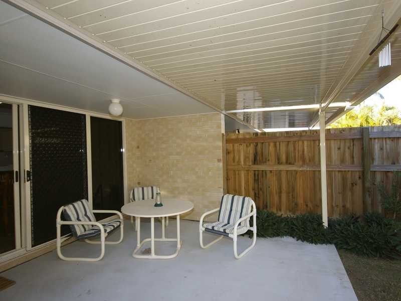 3/5 Weeroona Avenue, Beachmere QLD 4510