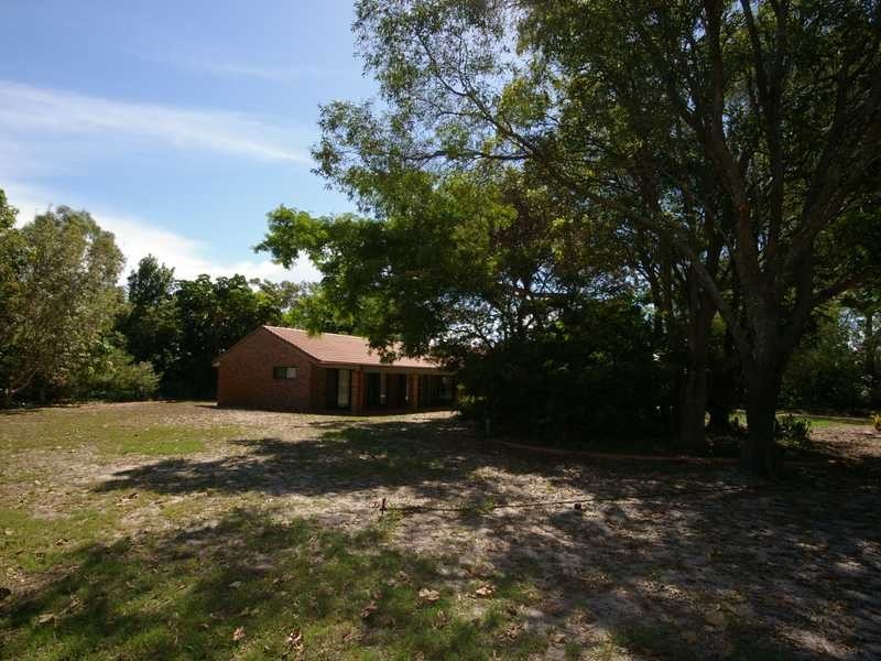 18 Randolph Street, Beachmere QLD 4510