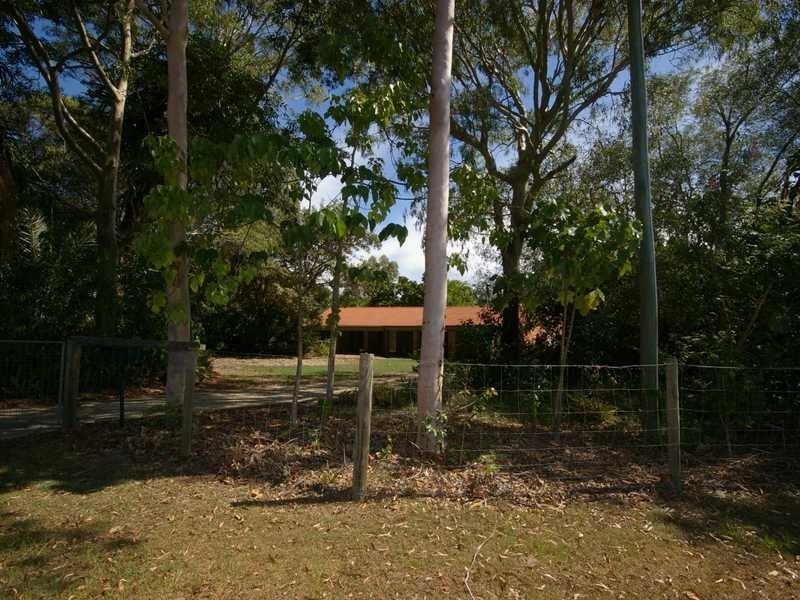 18 Randolph Street, Beachmere QLD 4510