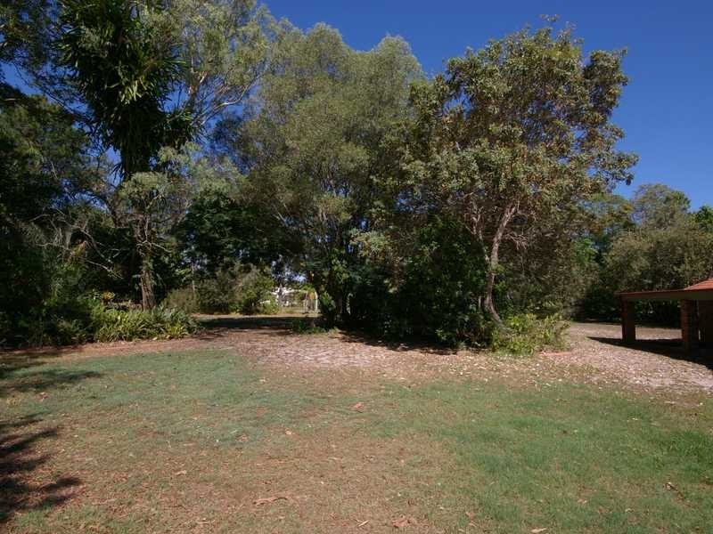 18 Randolph Street, Beachmere QLD 4510