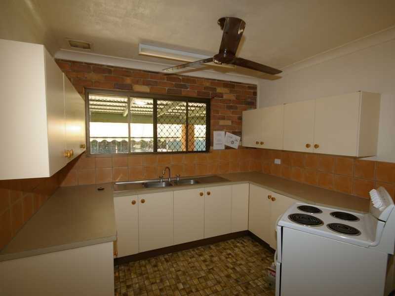 18 Randolph Street, Beachmere QLD 4510