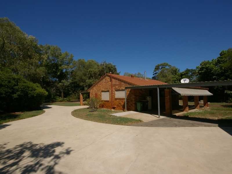 18 Randolph Street, Beachmere QLD 4510