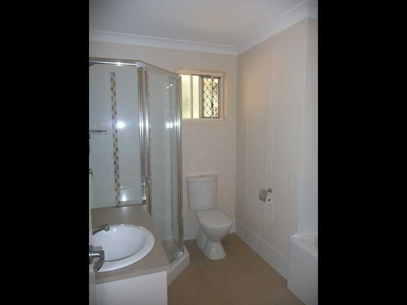 865 Beachmere Road, Beachmere QLD 4510