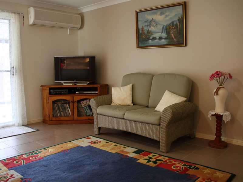 14 Weeroona Avenue, Beachmere QLD 4510