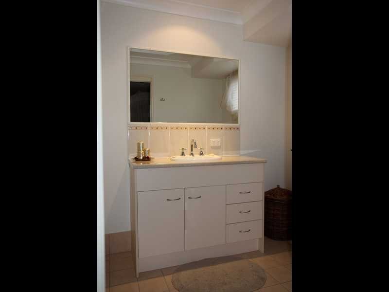 14 Weeroona Avenue, Beachmere QLD 4510