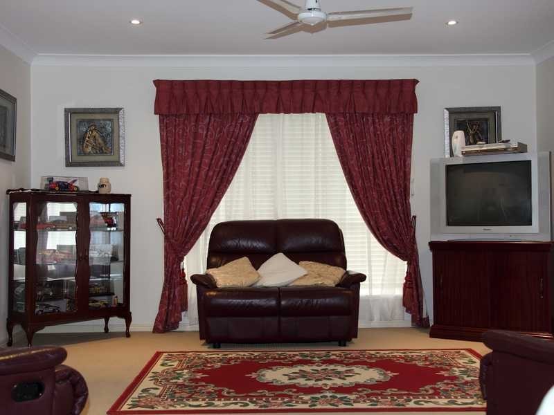 14 Weeroona Avenue, Beachmere QLD 4510