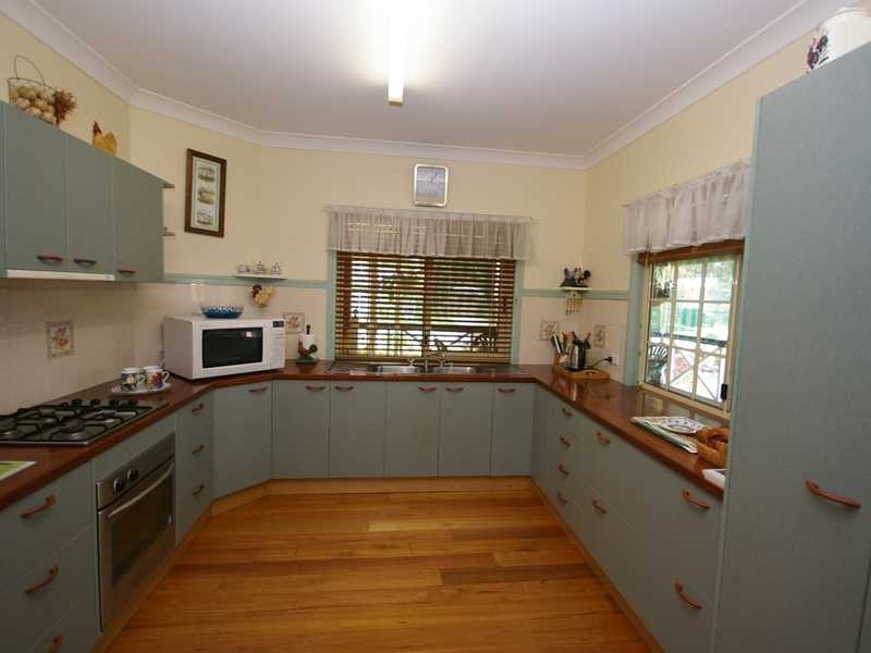 6 Elizabeth Street, Beachmere QLD 4510