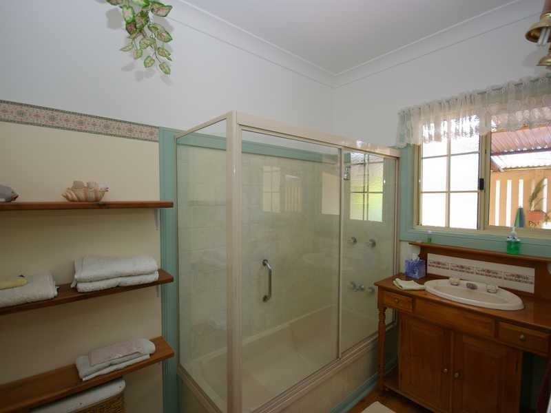 6 Elizabeth Street, Beachmere QLD 4510