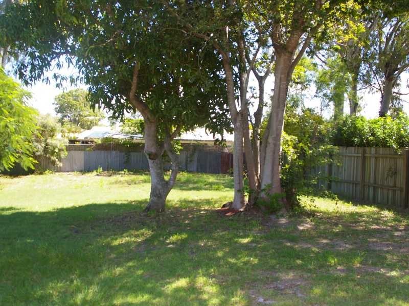 6 Lalroy Street, Beachmere QLD 4510