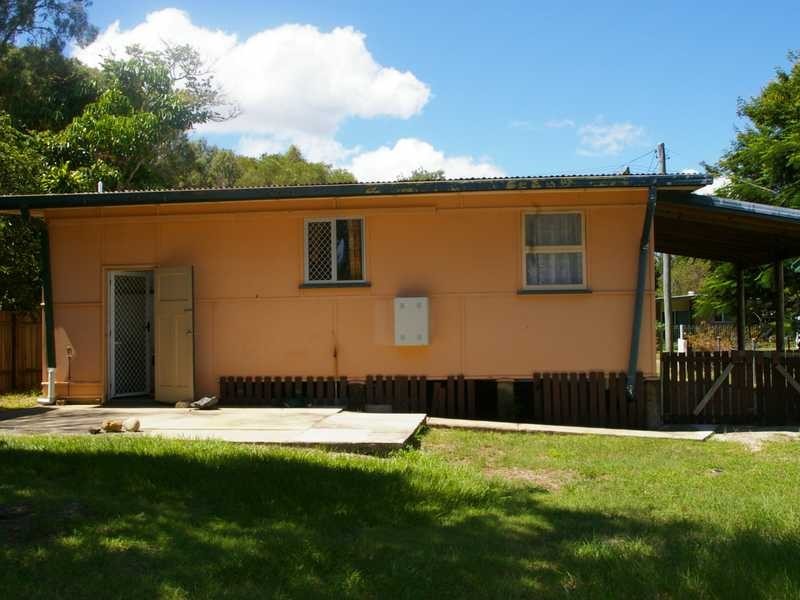 6 Lalroy Street, Beachmere QLD 4510