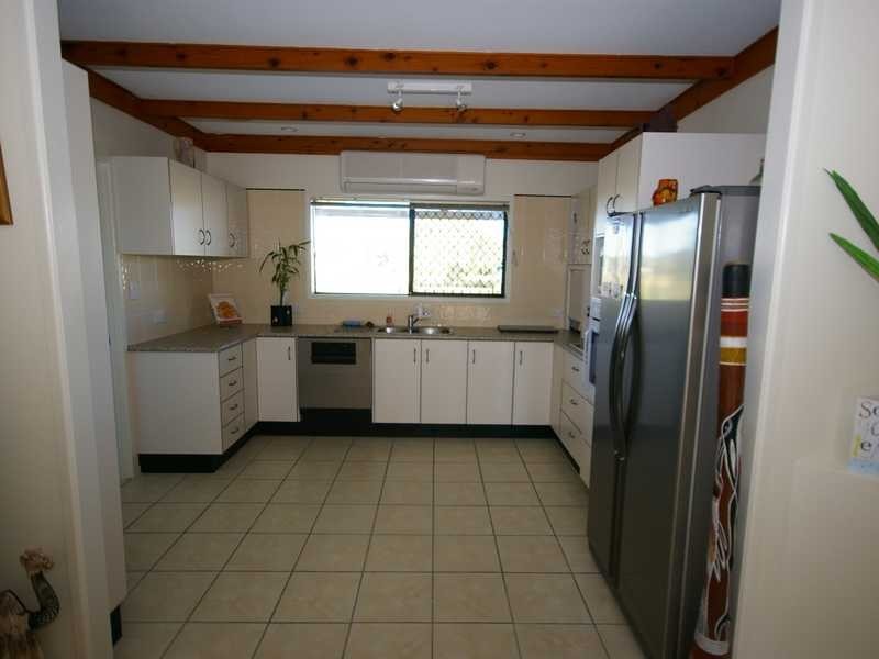 7 Trevor Street, Beachmere QLD 4510