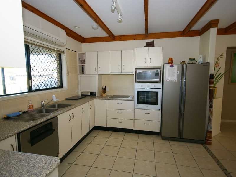 7 Trevor Street, Beachmere QLD 4510