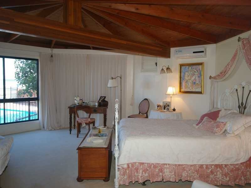 6 Bayside Drive, Beachmere QLD 4510