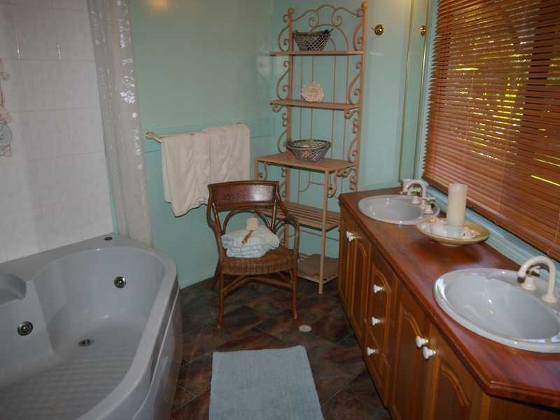 6 Bayside Drive, Beachmere QLD 4510