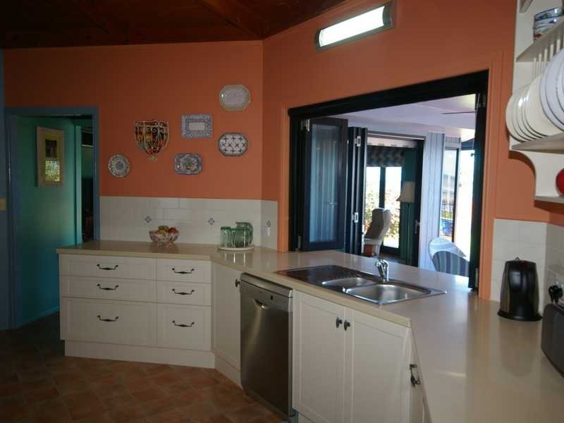 6 Bayside Drive, Beachmere QLD 4510