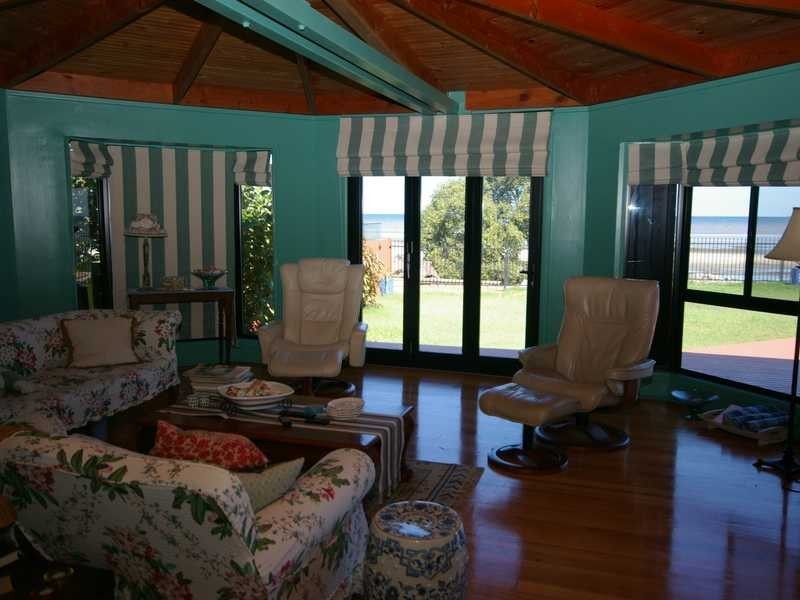 6 Bayside Drive, Beachmere QLD 4510