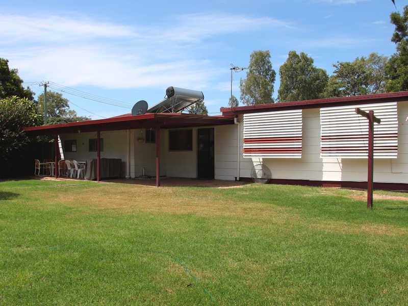 6 Whiting Street, Beachmere QLD 4510
